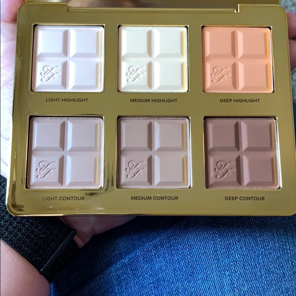 BRAND NEW! Too Faced Cocoa Contour palette